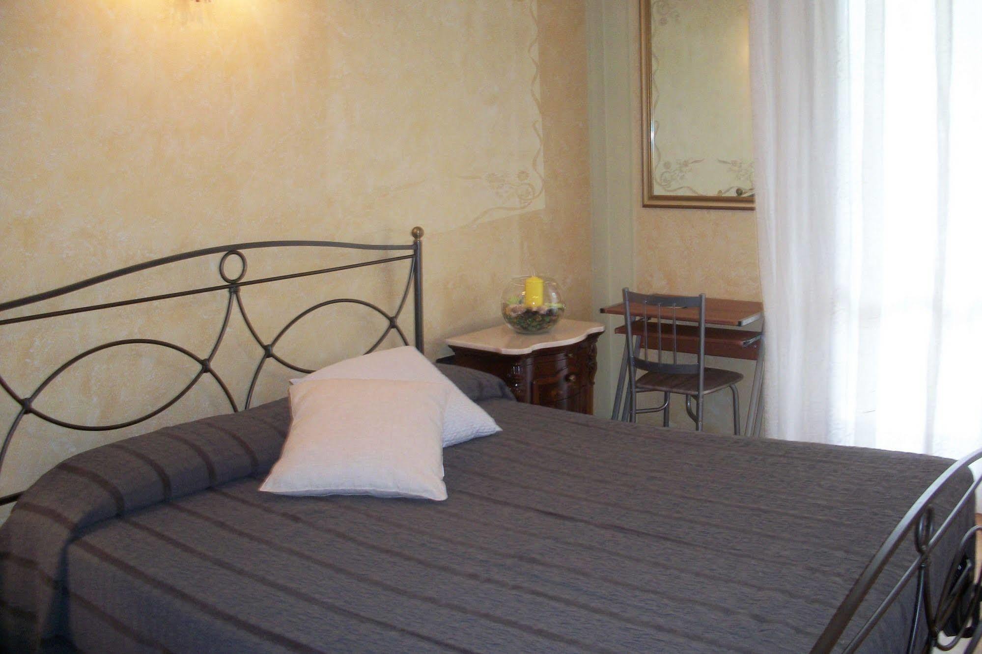 B&B Southitaly Busto Arsizio Exterior photo