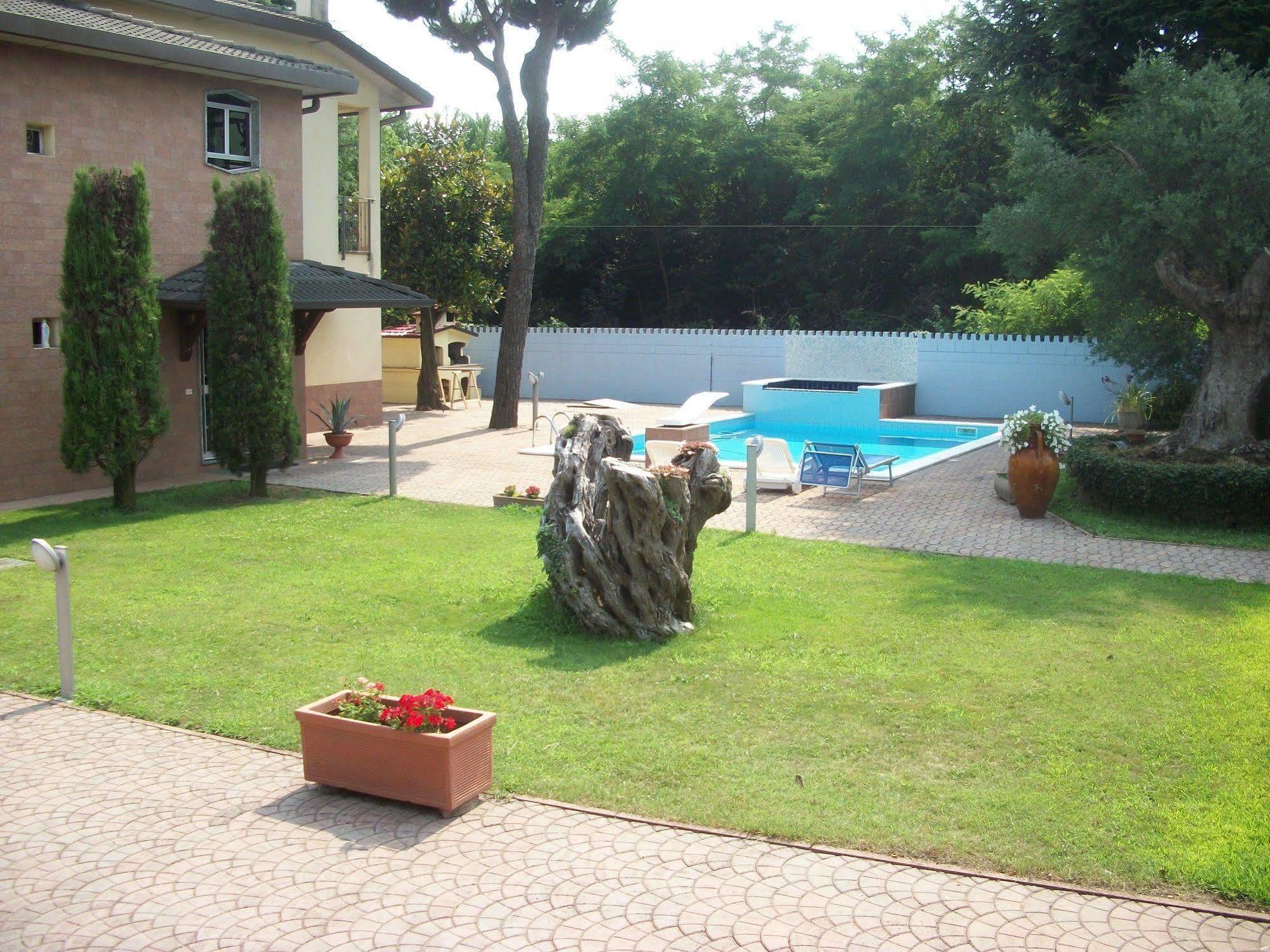 B&B Southitaly Busto Arsizio Exterior photo